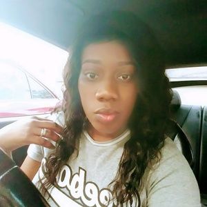 Meet your Posher, Lakisha